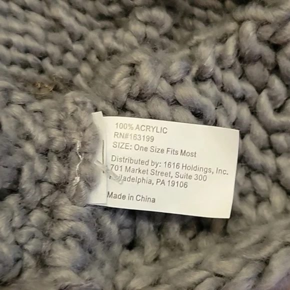 Cable Knit Neck Warmer by STYLE - Picture 6 of 7